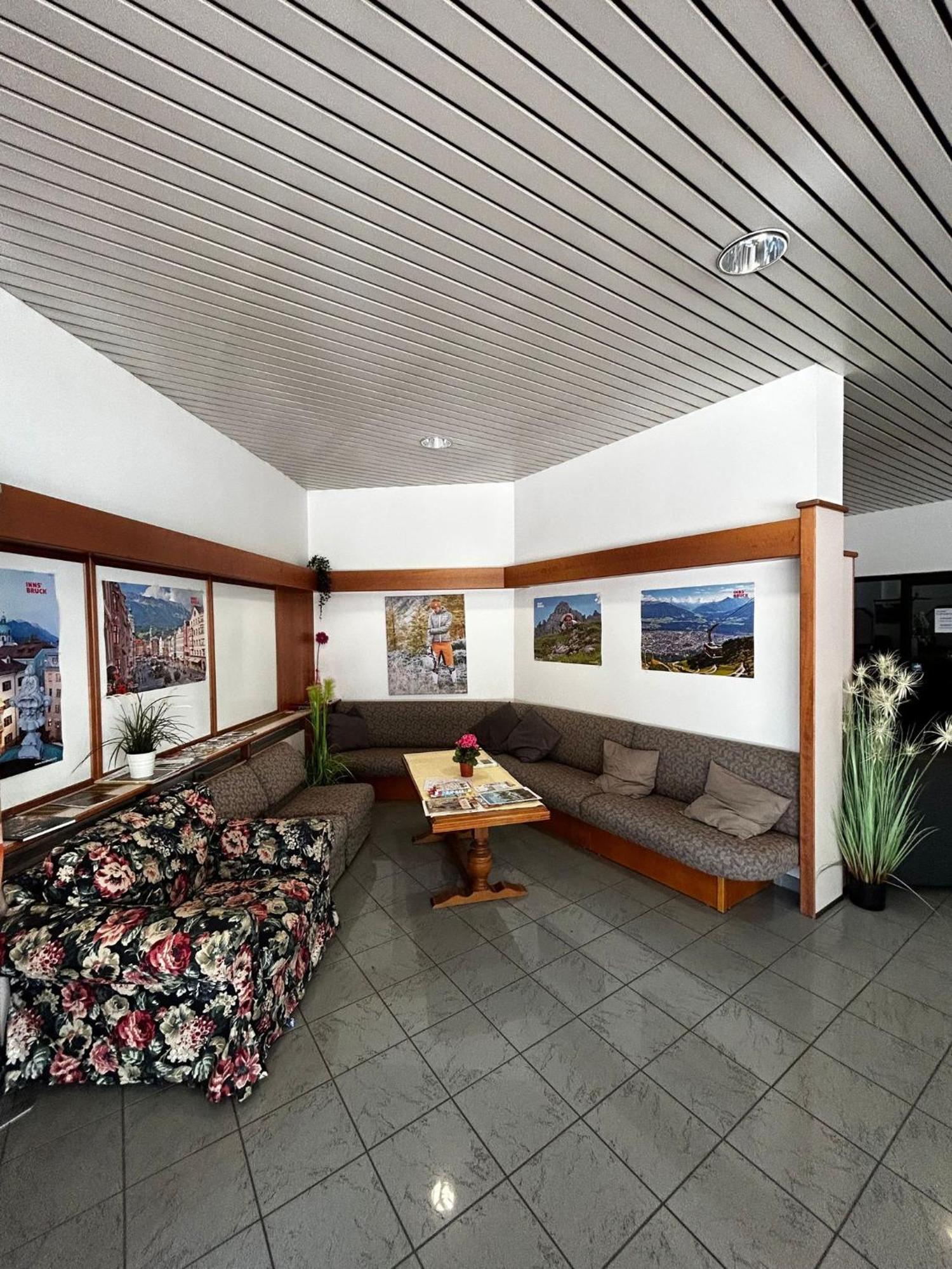 Sommerhotel Karwendel อินส์บรุค ภายนอก รูปภาพ