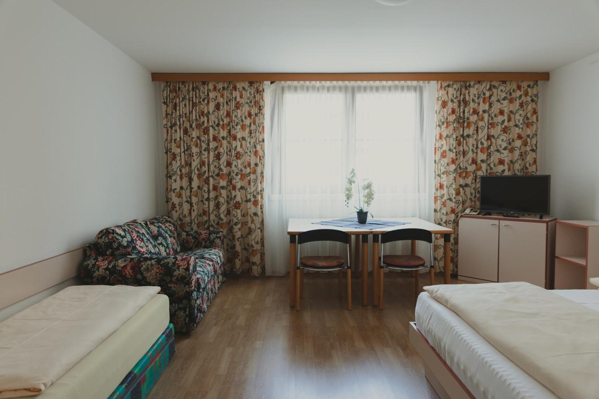 Sommerhotel Karwendel อินส์บรุค ภายนอก รูปภาพ
