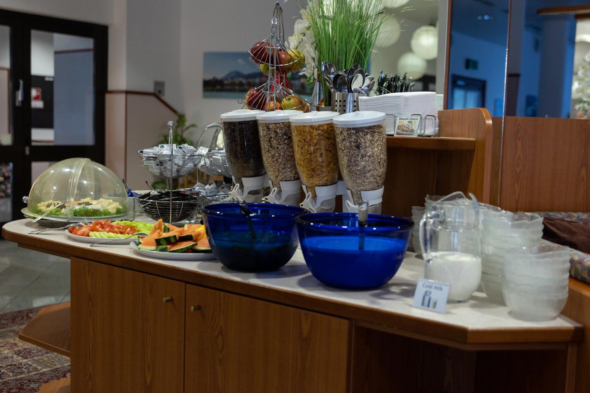 Sommerhotel Karwendel อินส์บรุค ภายนอก รูปภาพ