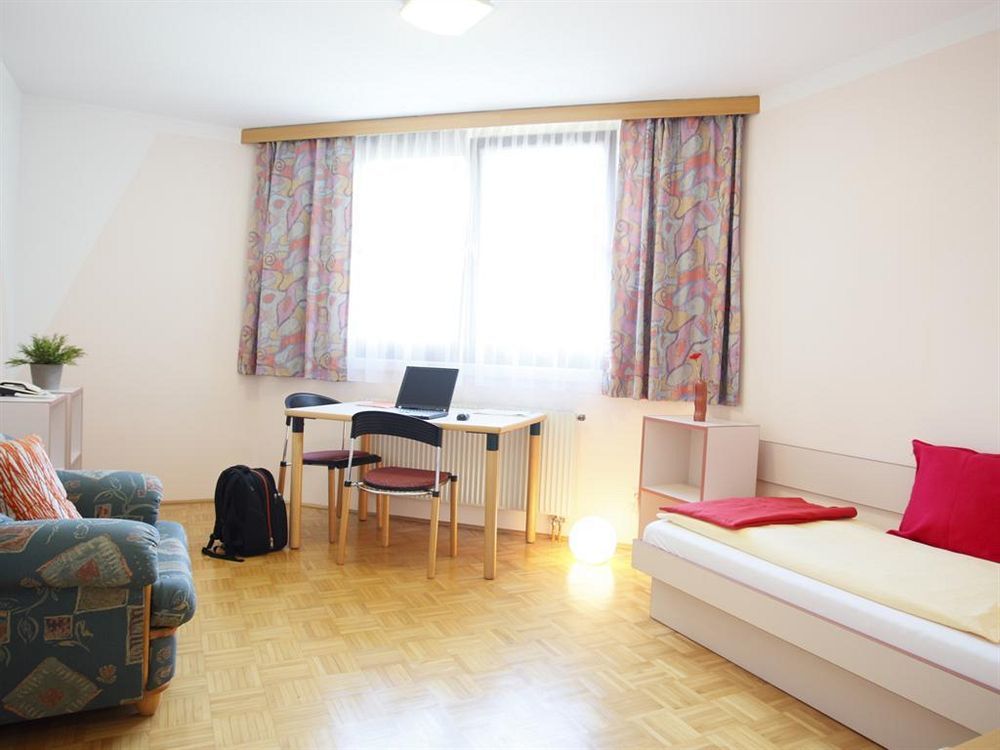 Sommerhotel Karwendel อินส์บรุค ภายนอก รูปภาพ